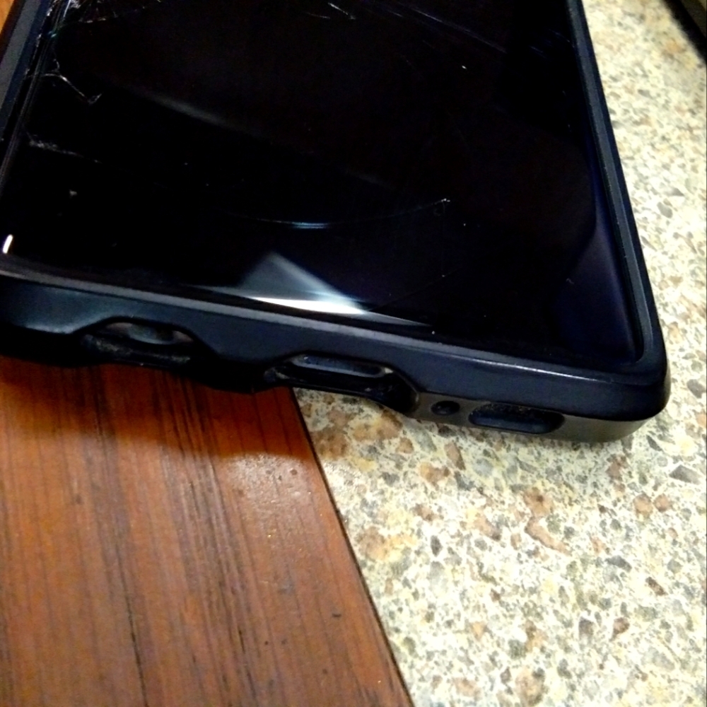 Samsung galaxy android s10 (*very good cond*)